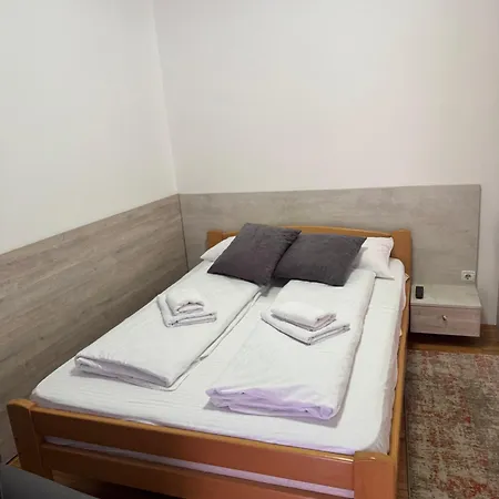 Lisine Ribnjak Апартаменты