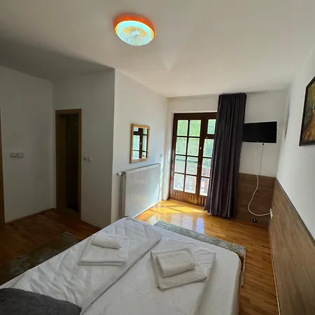 Lisine Ribnjak Апартаменты